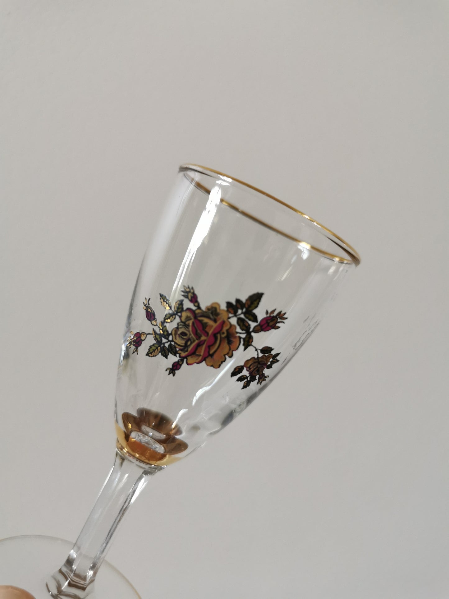 Verres à digestif fleuris et dorés