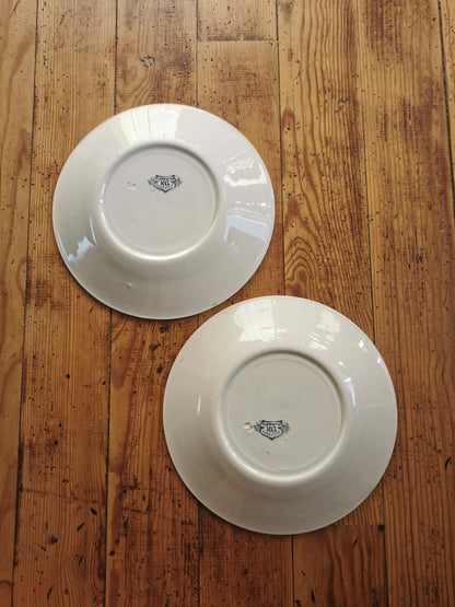 Assiettes plates anciennes dépareillées, décors arabisants