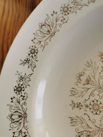 Assiettes creuses vintage dépareillées, blanc et doré II