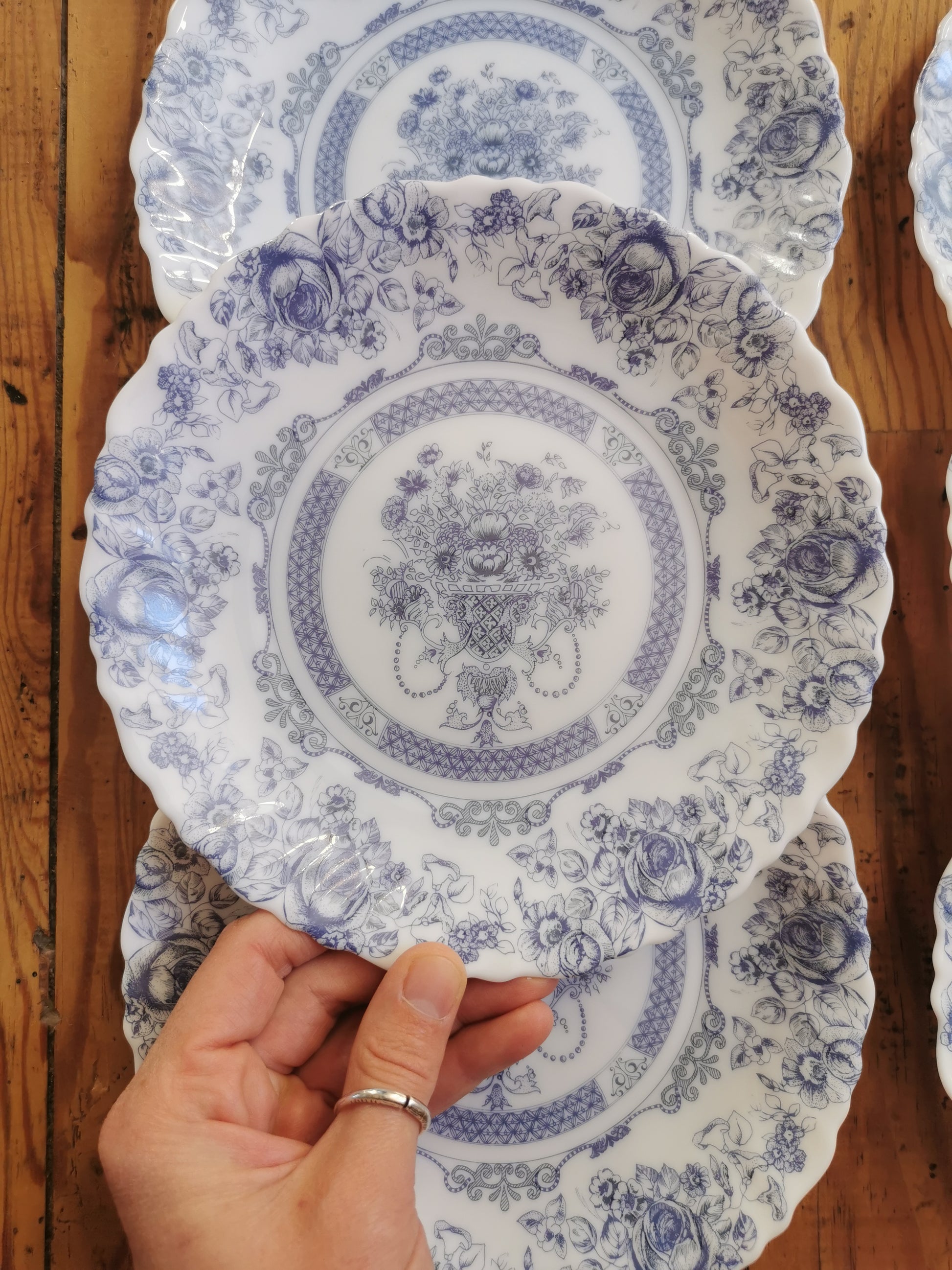 ARCOPAL 4 Assiette a dessert collection Blue Onion - 1970s - France ARCOPAL 4 Assiette a dessert collection Blue Onion - 1970s - France