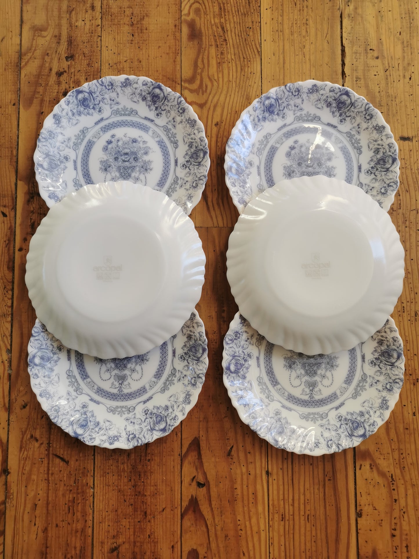 Assiettes à dessert arcopal fleurs bleu - Arts de la table Assiettes à dessert arcopal fleurs bleu - Arts de la table