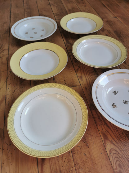 Assiettes creuses dépareillées jaunes et dorées