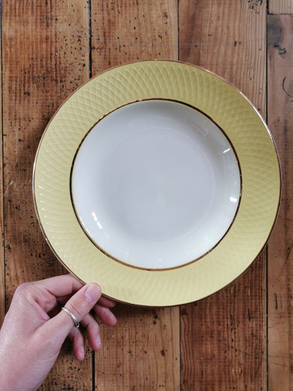 Assiettes creuses dépareillées, mint & jaune