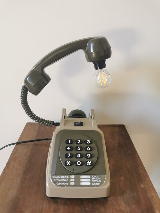 Lampe vintage BakéLight, kakie