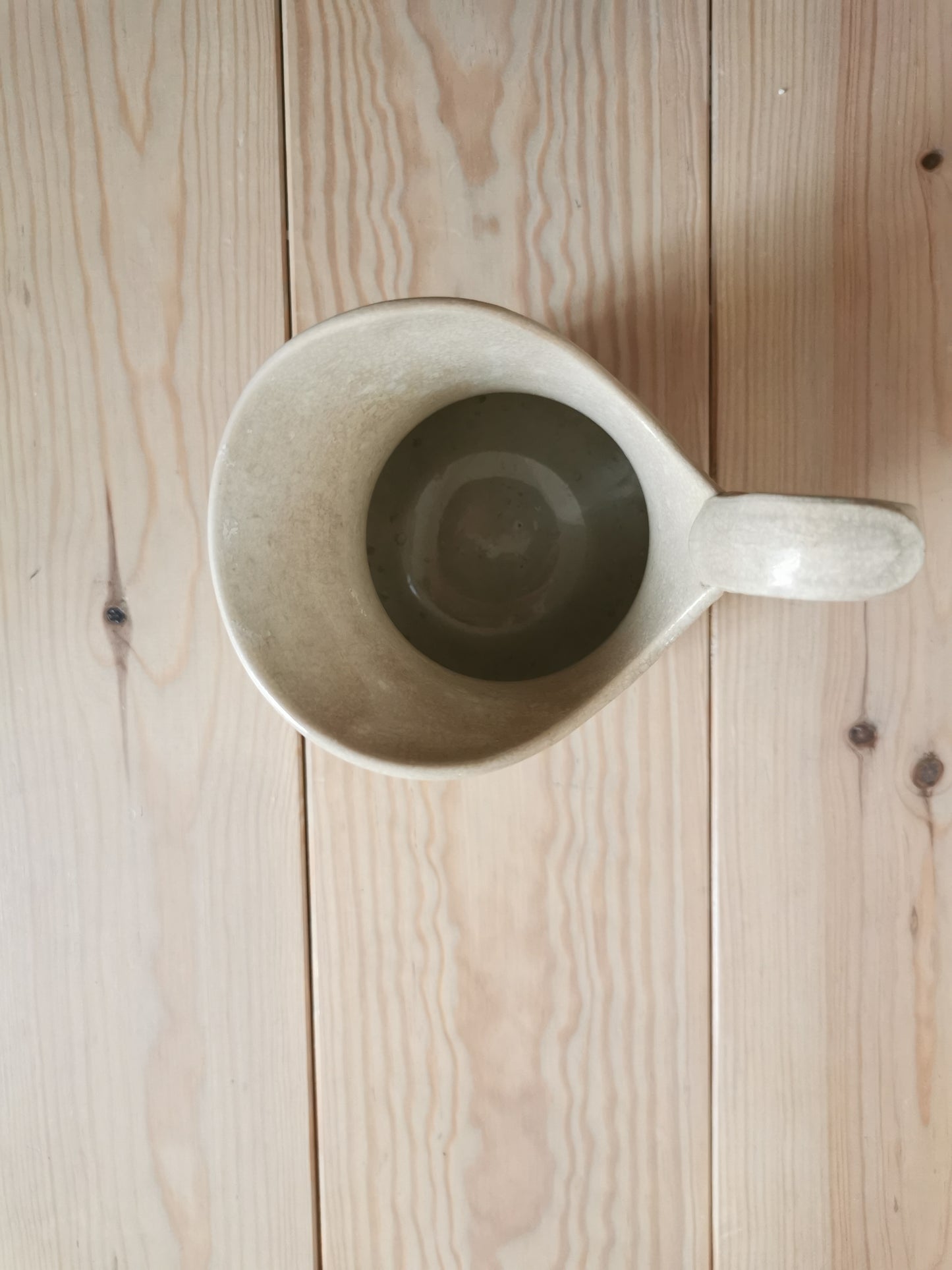 Broc ancien en terre de fer, Choisy-le-Roi