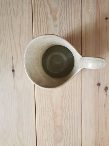 Broc ancien en terre de fer, Choisy-le-Roi