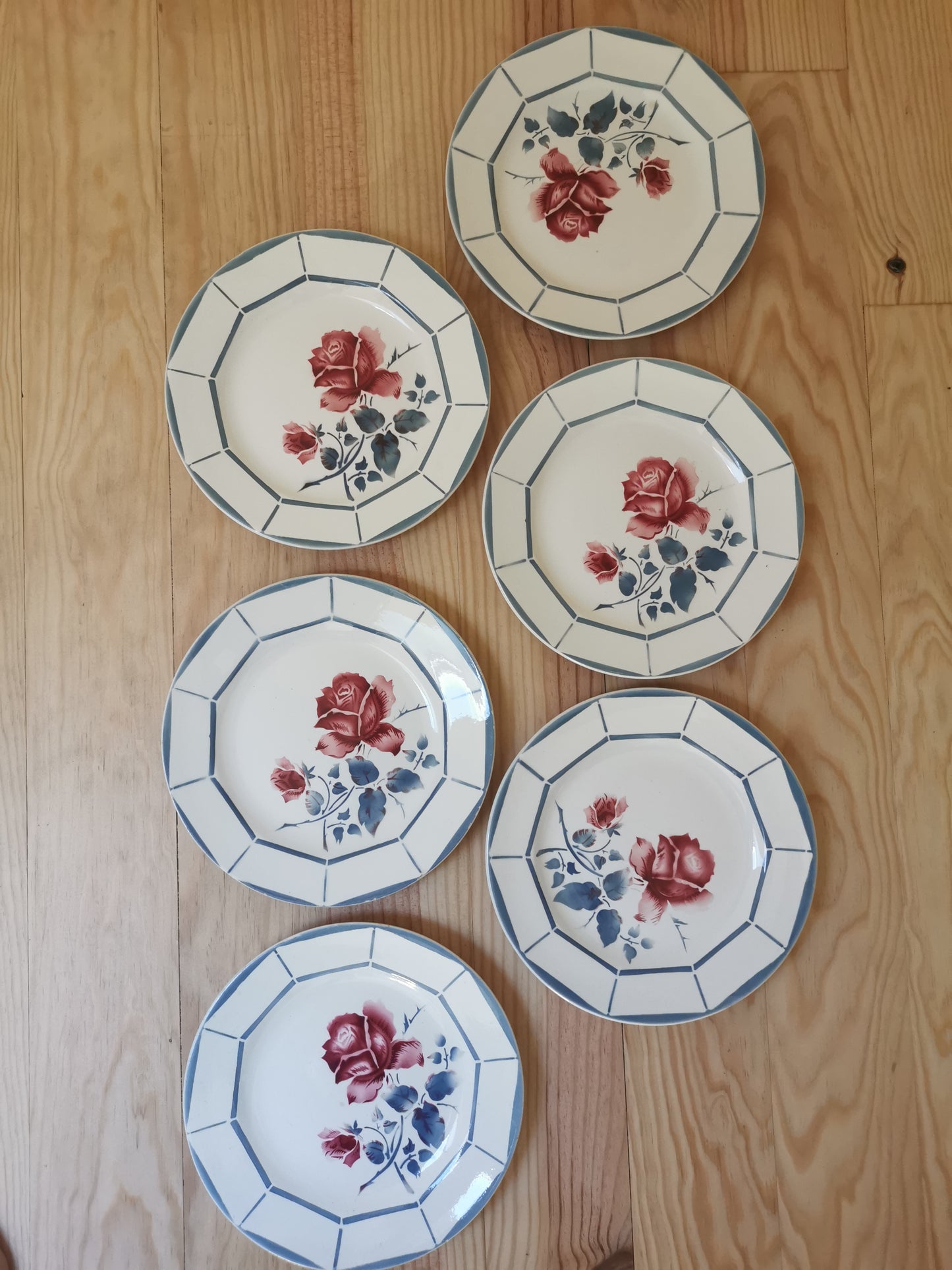 Assiettes plates Digoin, Malmaison