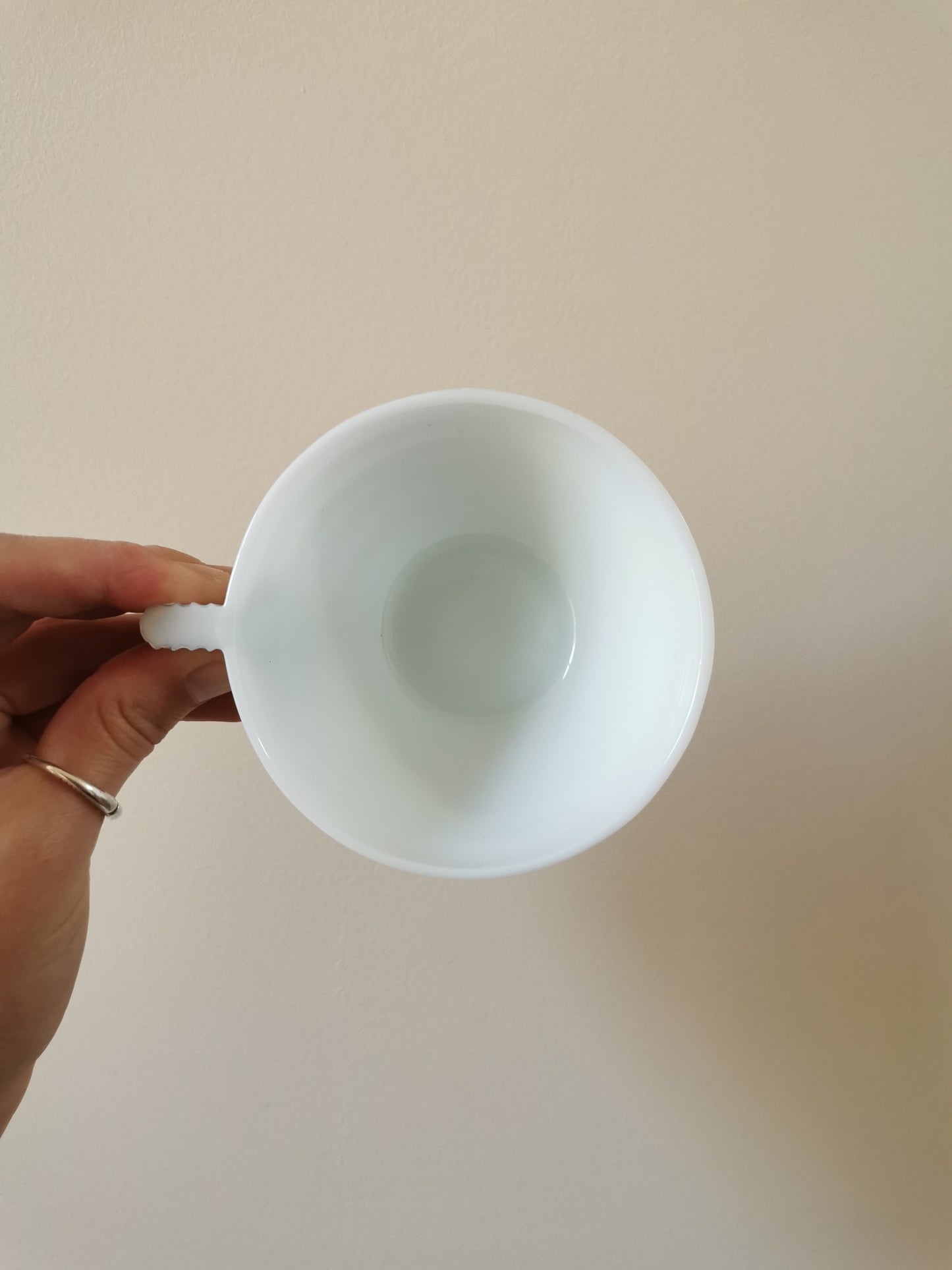 Tasses en opaline, bleu glacier