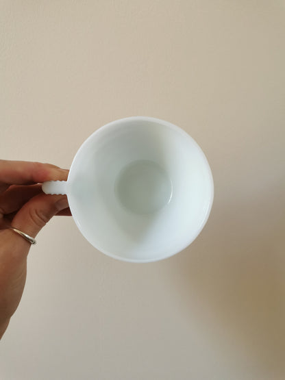 Tasses en opaline, bleu glacier