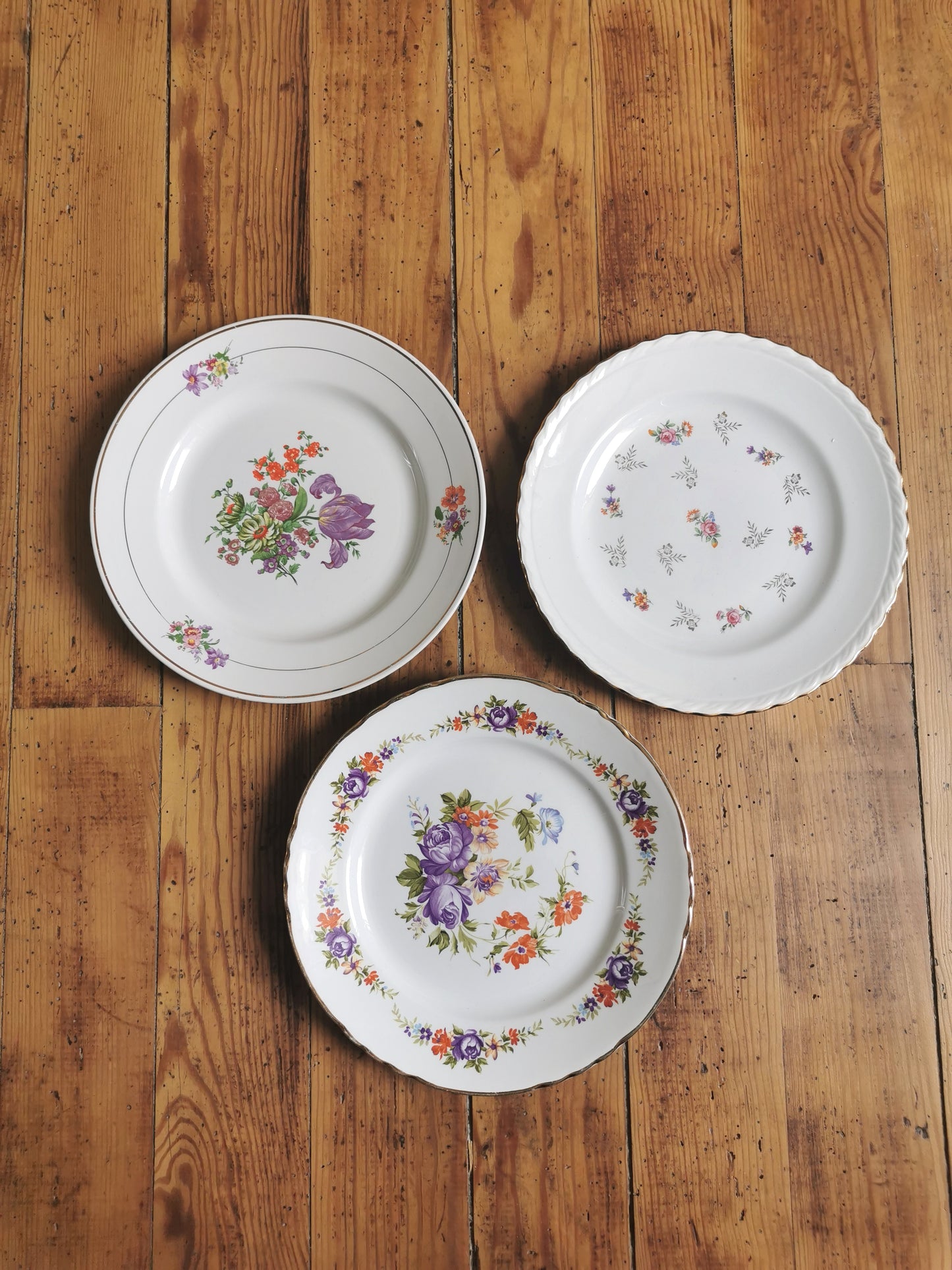 Assiettes plates dépareillées Pompadour