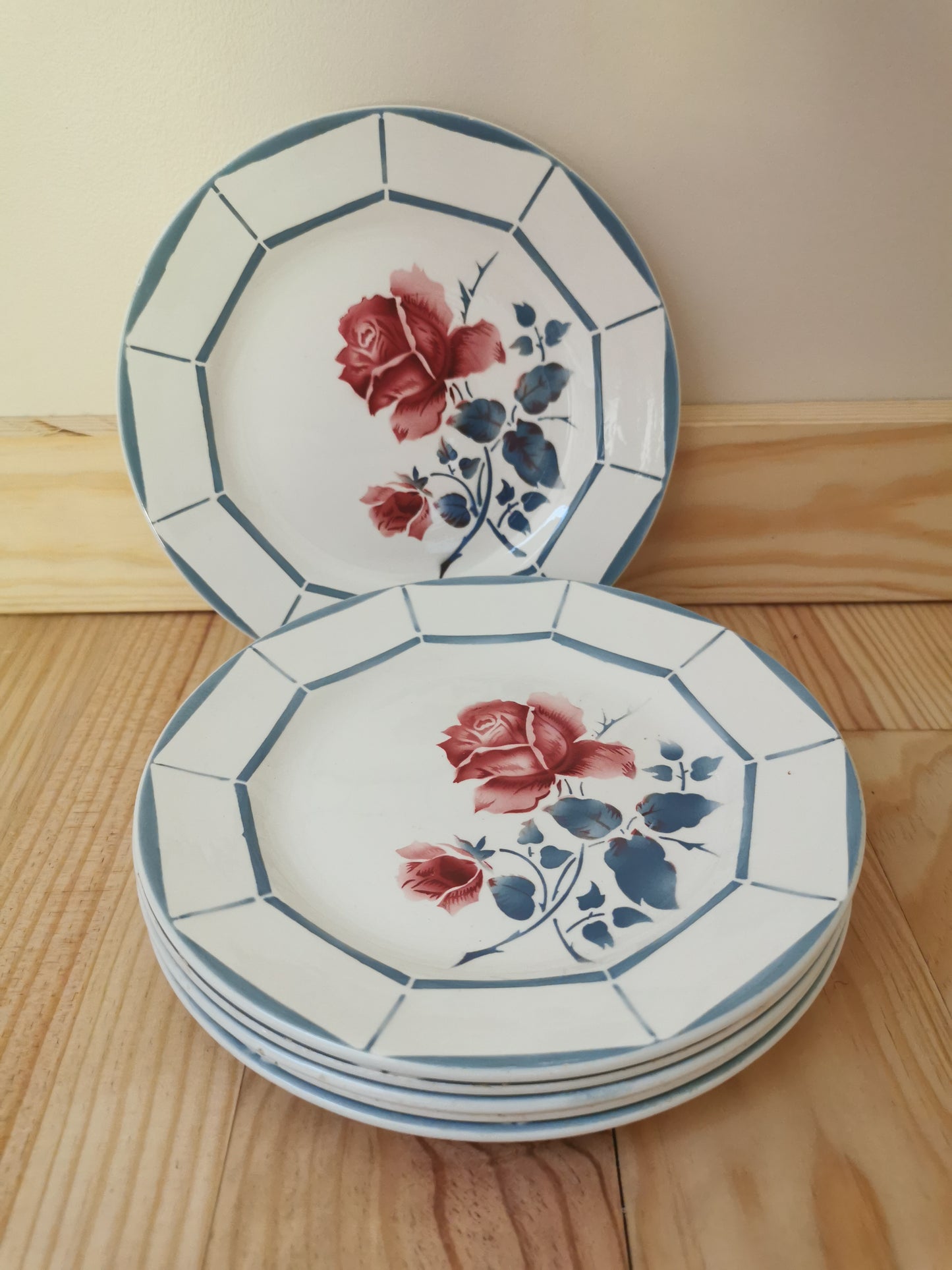 Assiettes plates Digoin, Malmaison