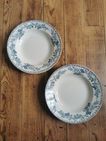 Assiettes creuses dépareillées, terre de fer