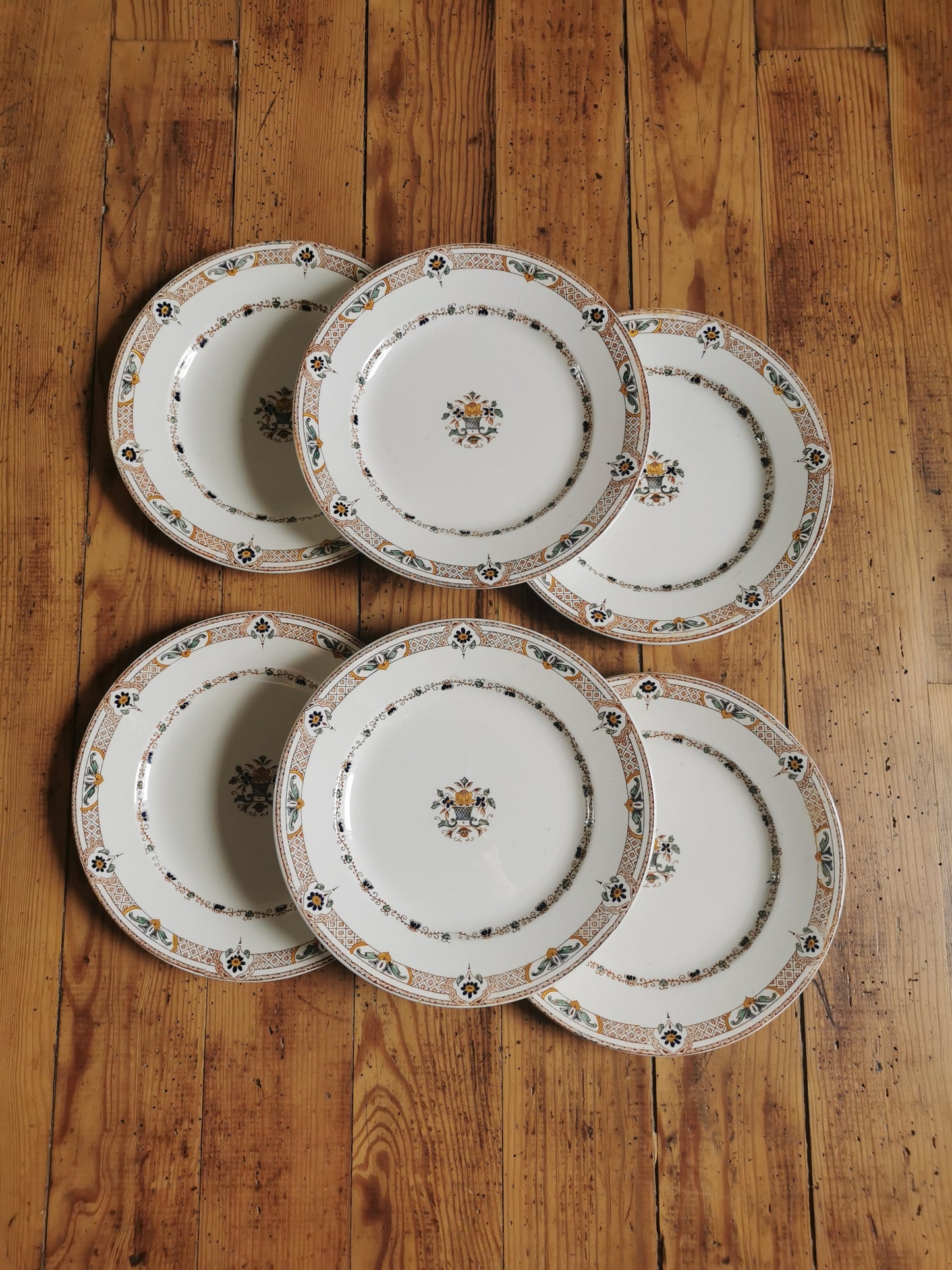 Assiettes plates Longwy, Delft