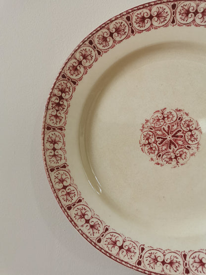 Assiettes plates anciennes en terre de fer, Moscovite