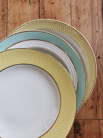 Assiettes creuses dépareillées, mint & jaune
