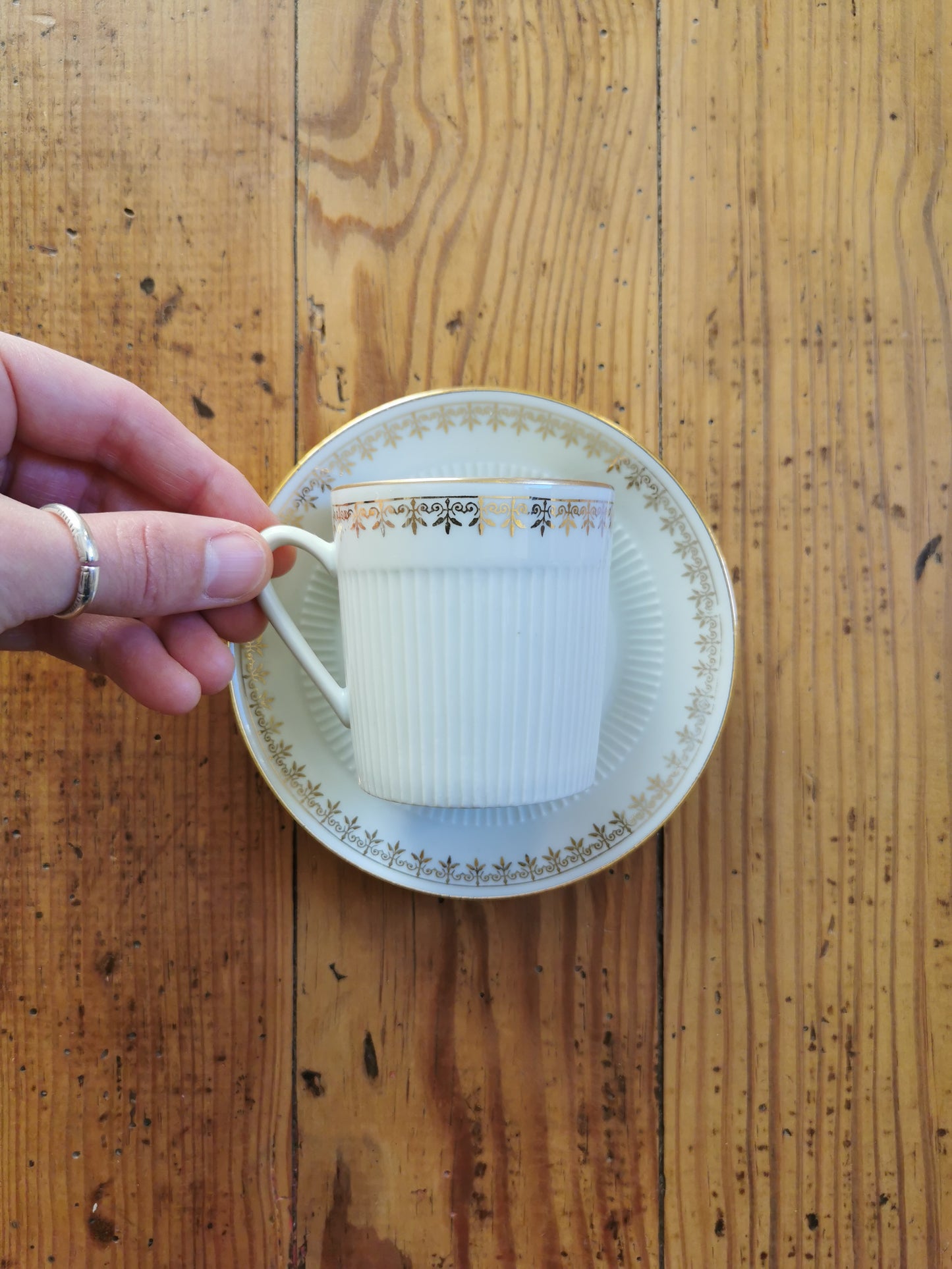 Tasses à café en porcelaine, blanches et dorées