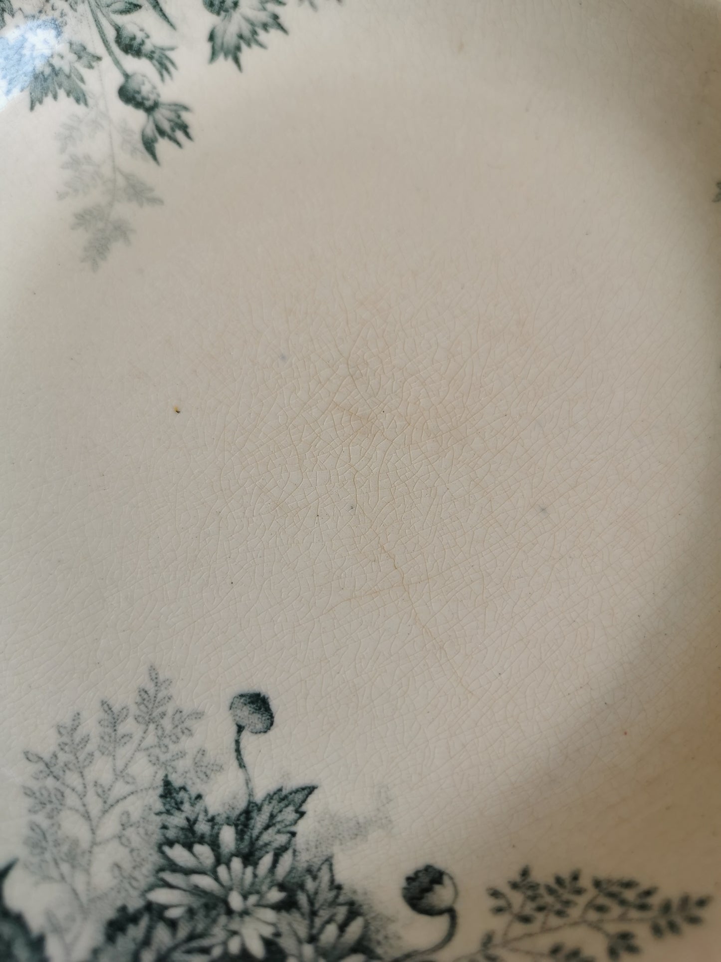 Assiettes creuses en terre de fer, H.C