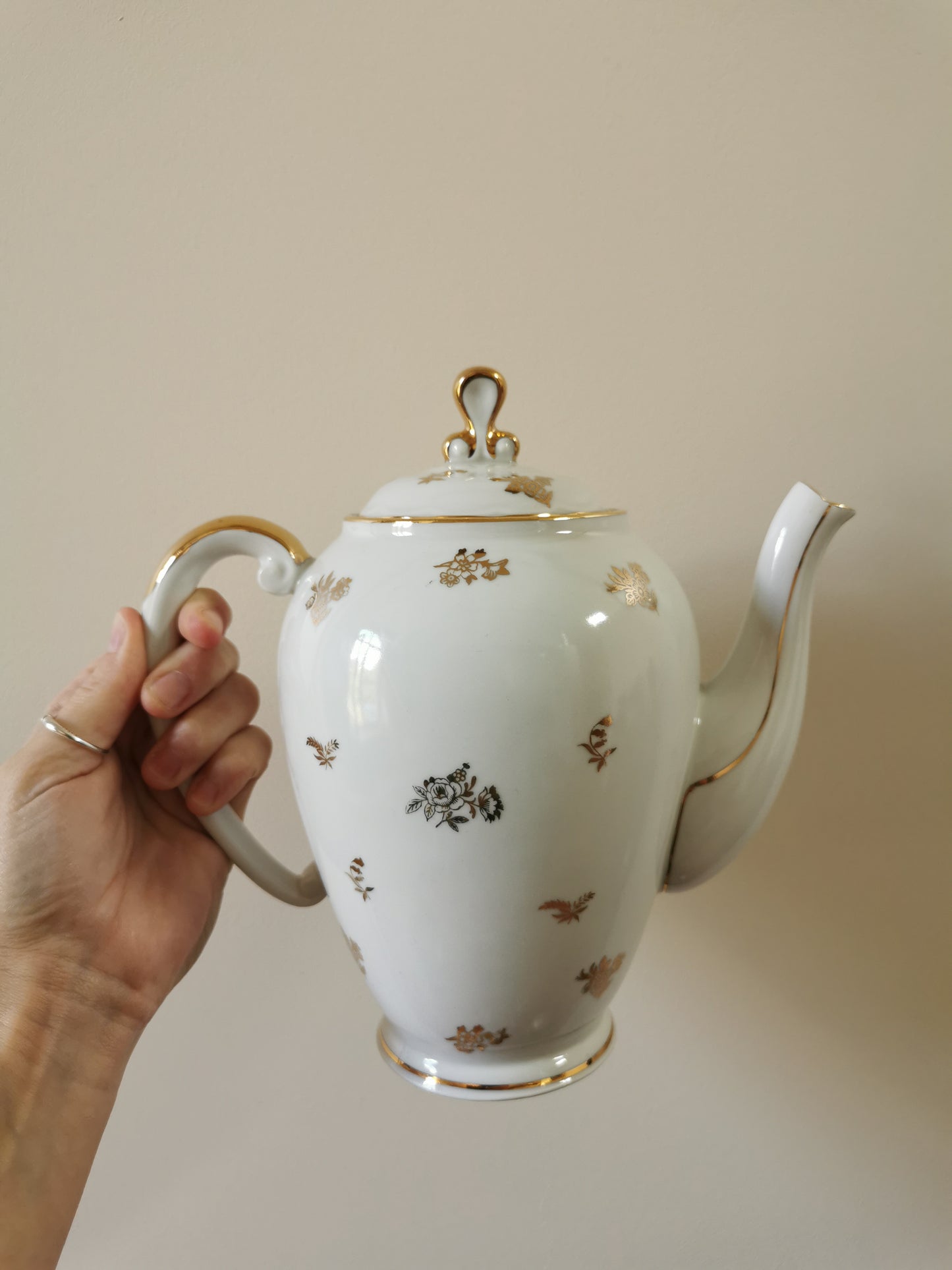 Service à café porcelaine S.F.P, blanc et doré