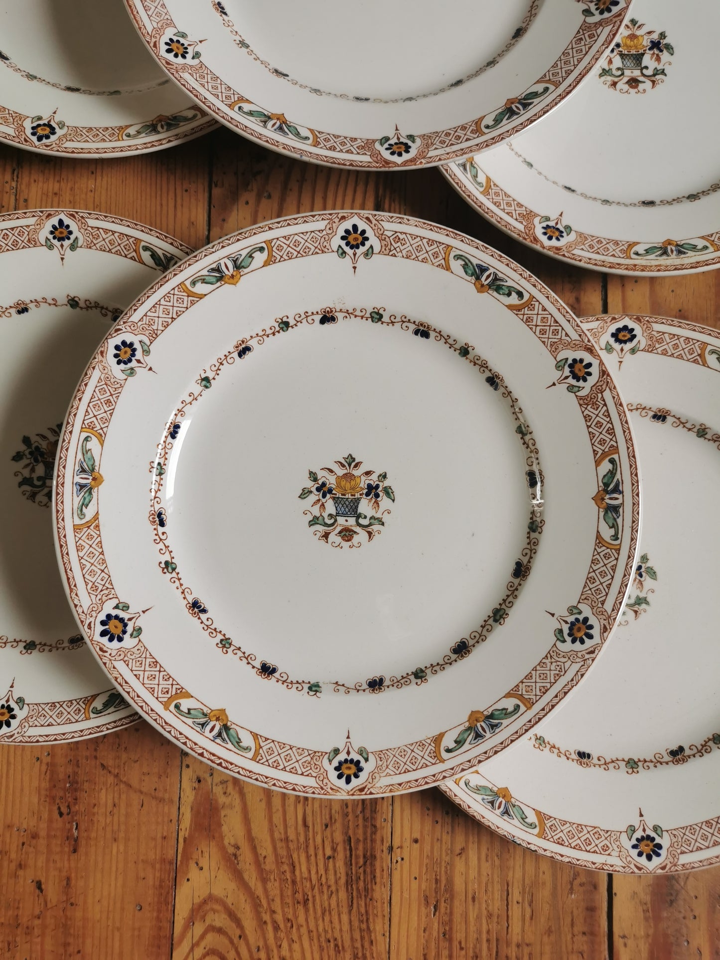Assiettes plates Longwy, Delft