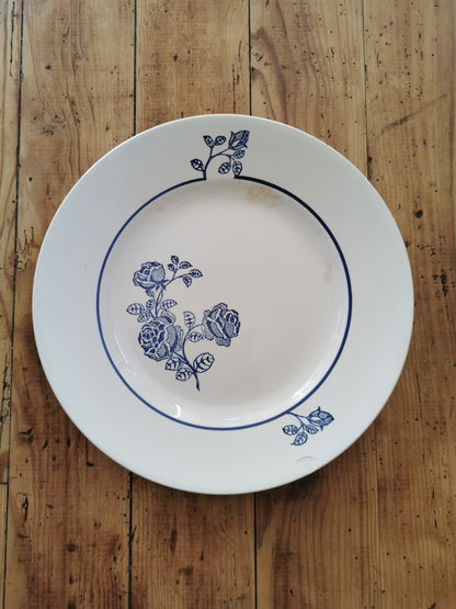 Plat rond St Amand, roses bleues