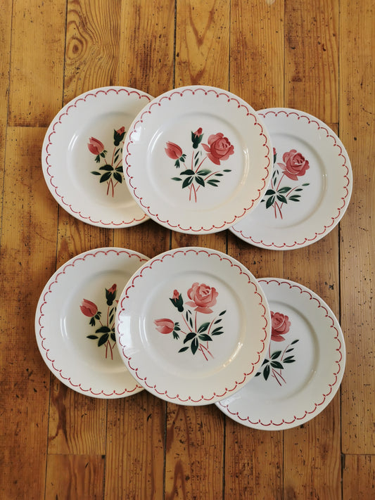 Assiettes plates Badonviller, rose rouge