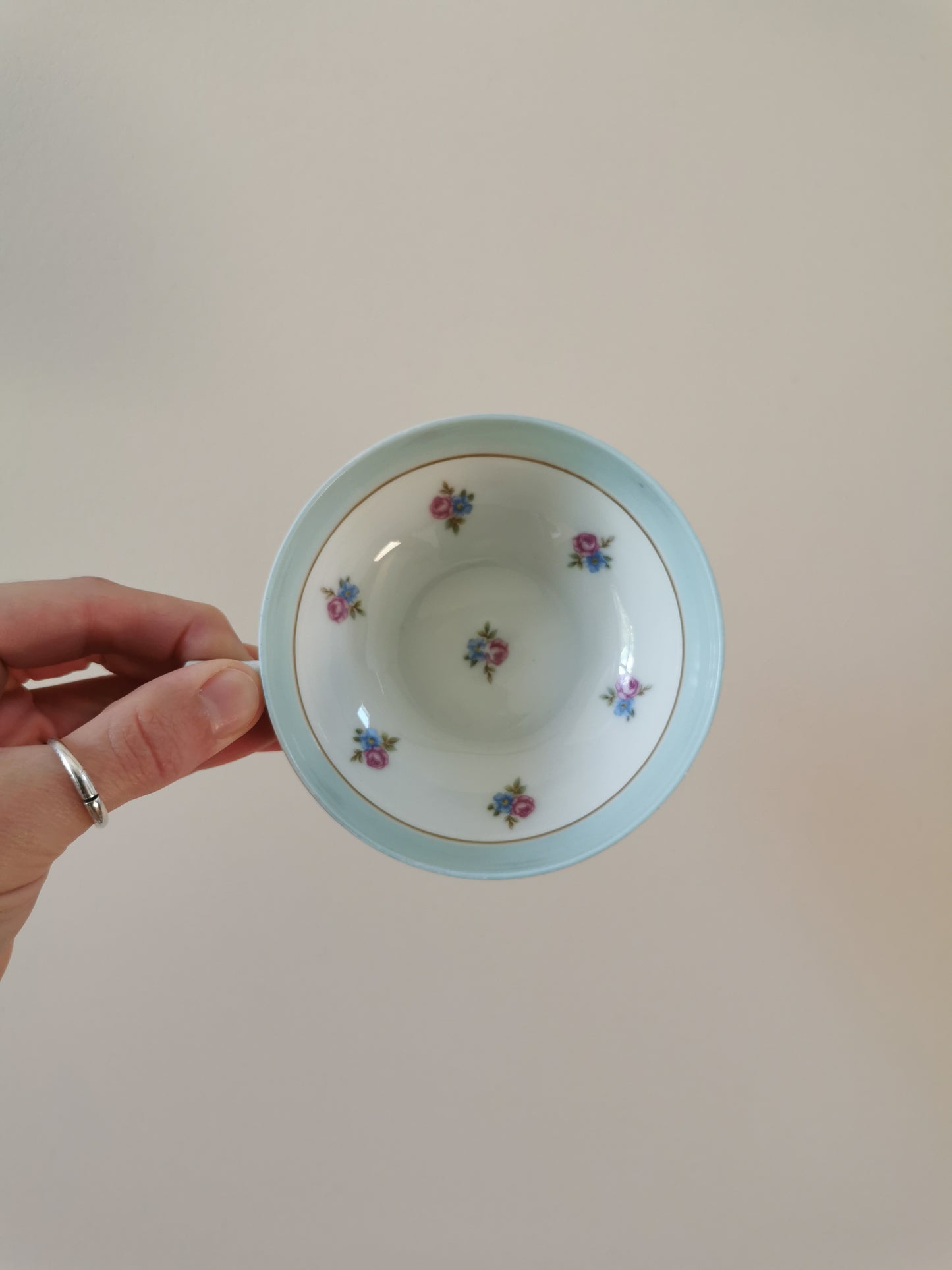 Tasses en porcelaine de Limoges