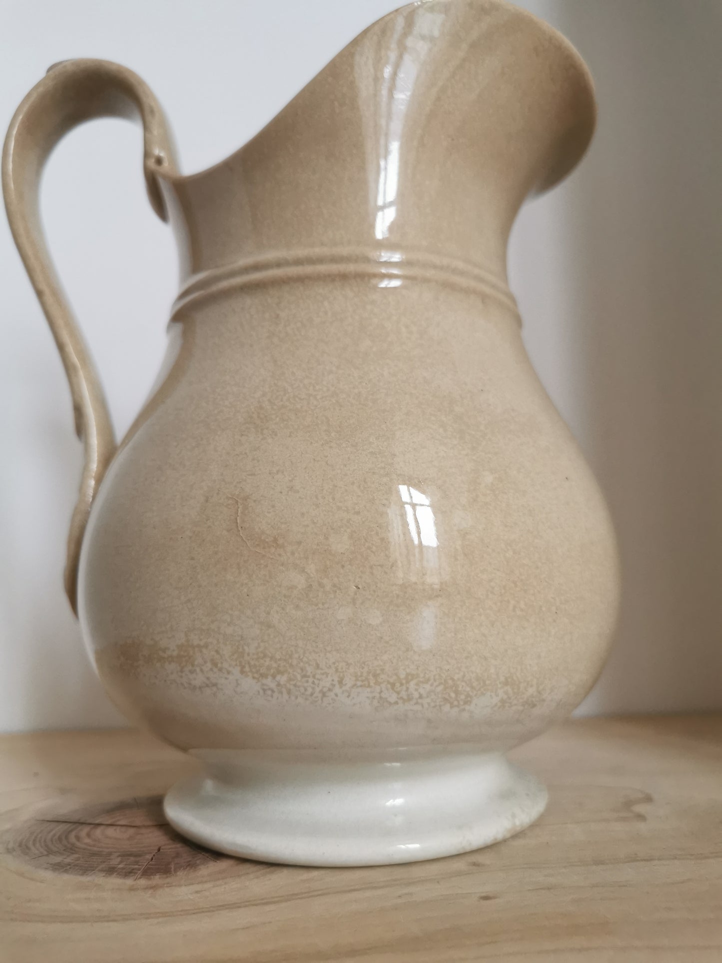 Broc ancien en terre de fer, Choisy-le-Roi