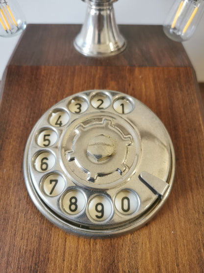 Lampe téléphone vintage en bois