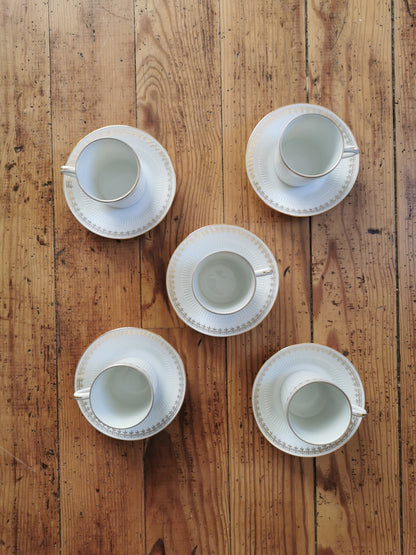 Tasses à café en porcelaine, blanches et dorées