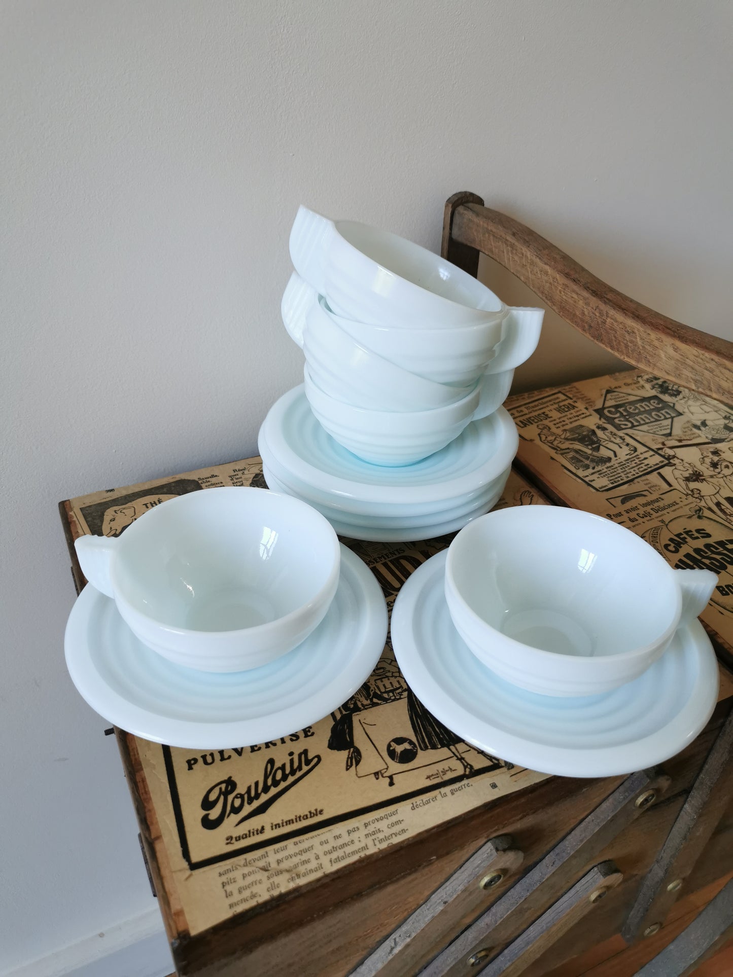 Tasses en opaline, bleu glacier