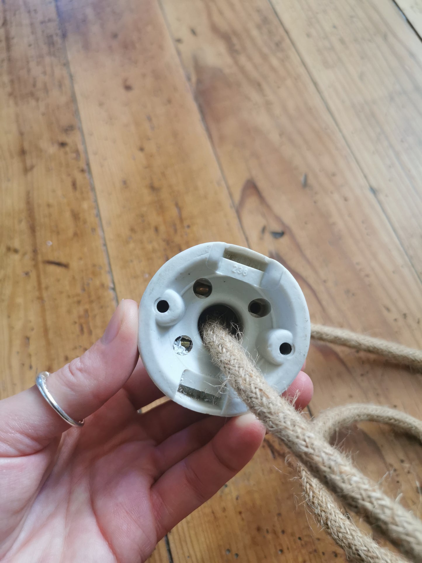 Suspension en opaline dentelée