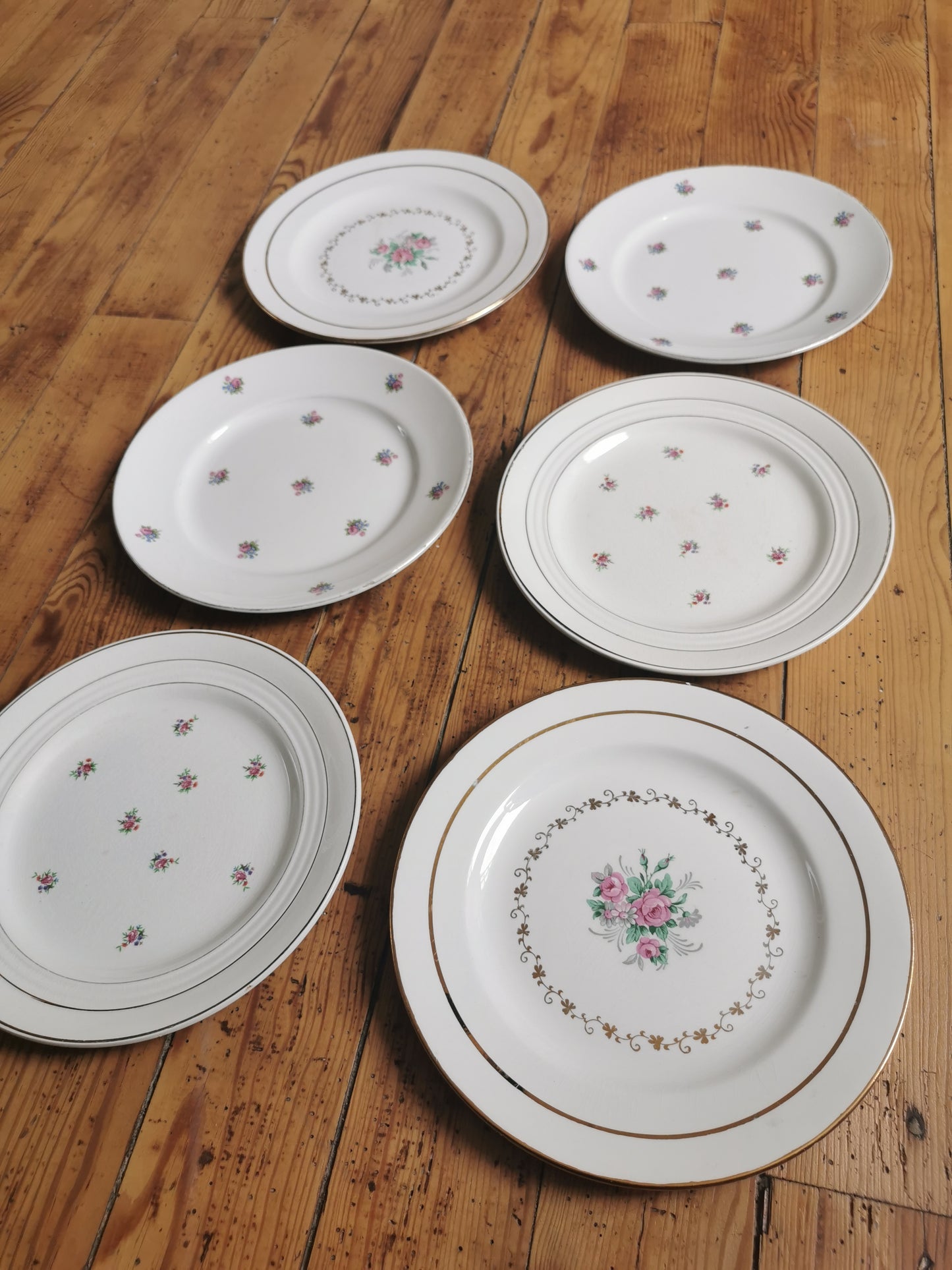 Assiettes plates dépareillées Savoie