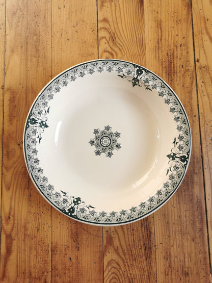 Plat creux ancien U&C Sarreguemines, Dahomey
