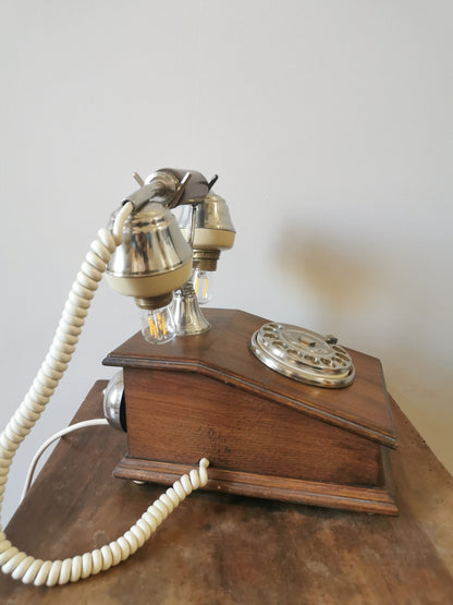 Lampe téléphone vintage en bois