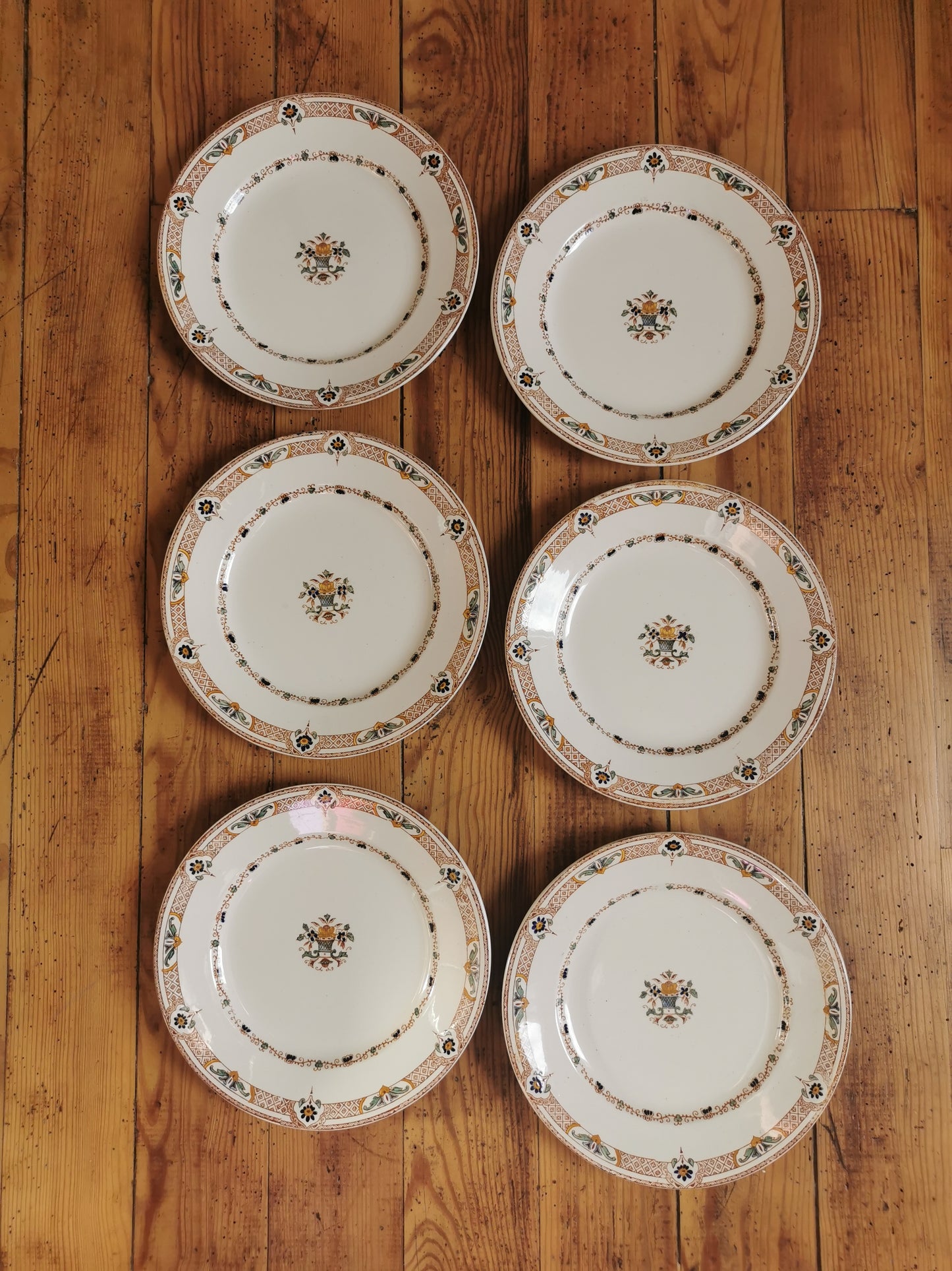 Assiettes plates Longwy, Delft