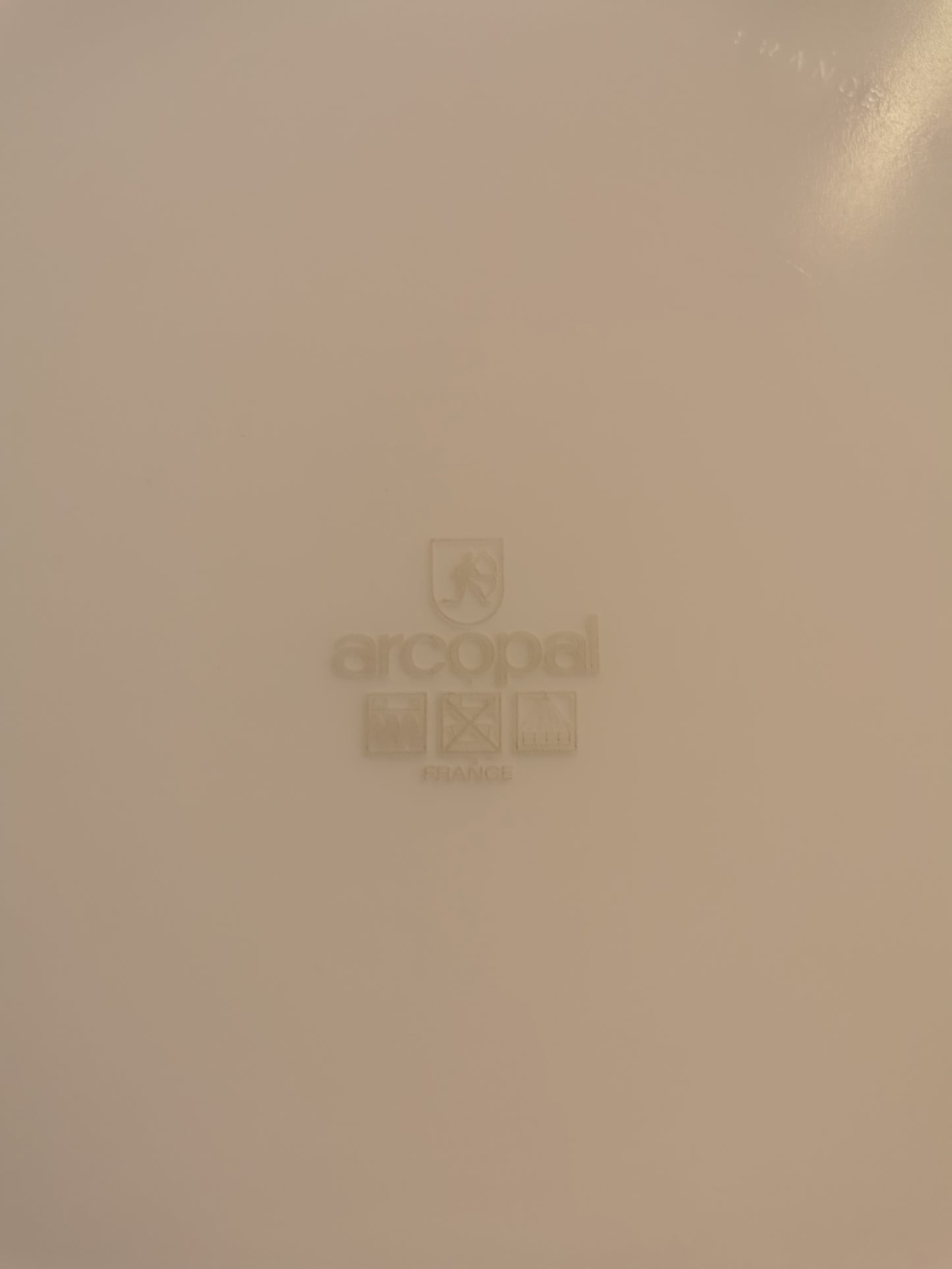 Plat rond Arcopal, Honorine