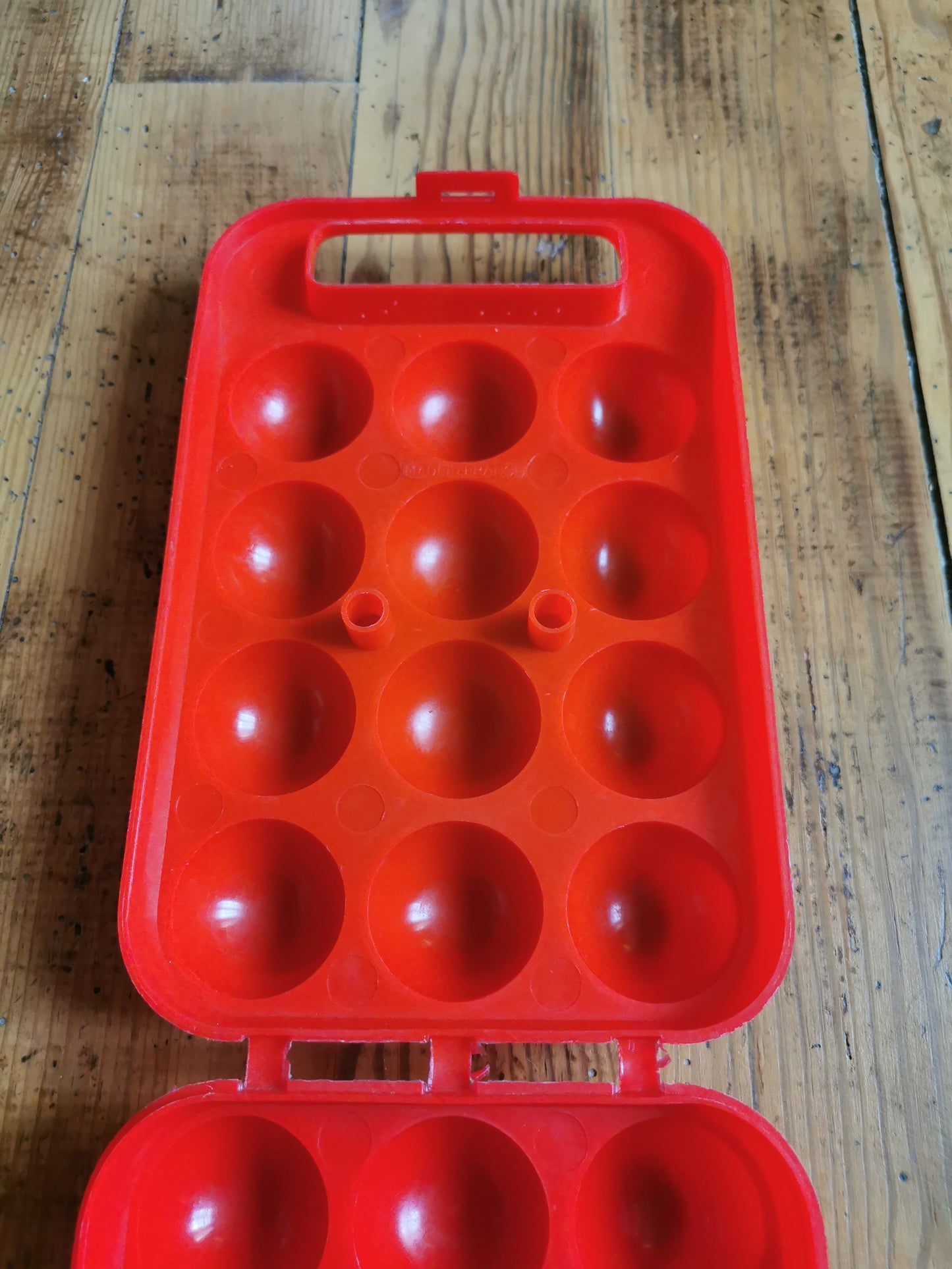 Boîte à œufs vintage, rouge