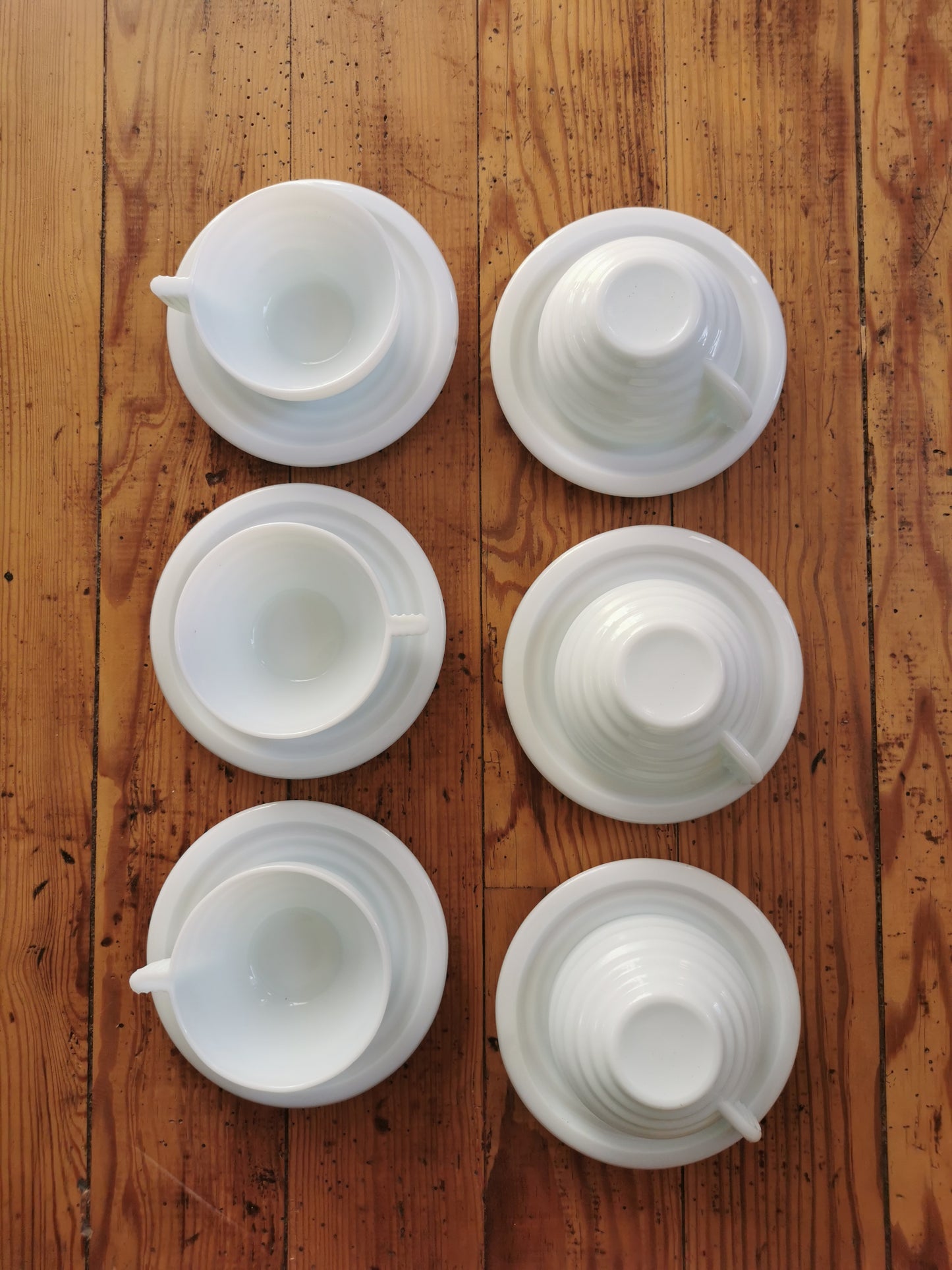 Tasses en opaline, bleu glacier