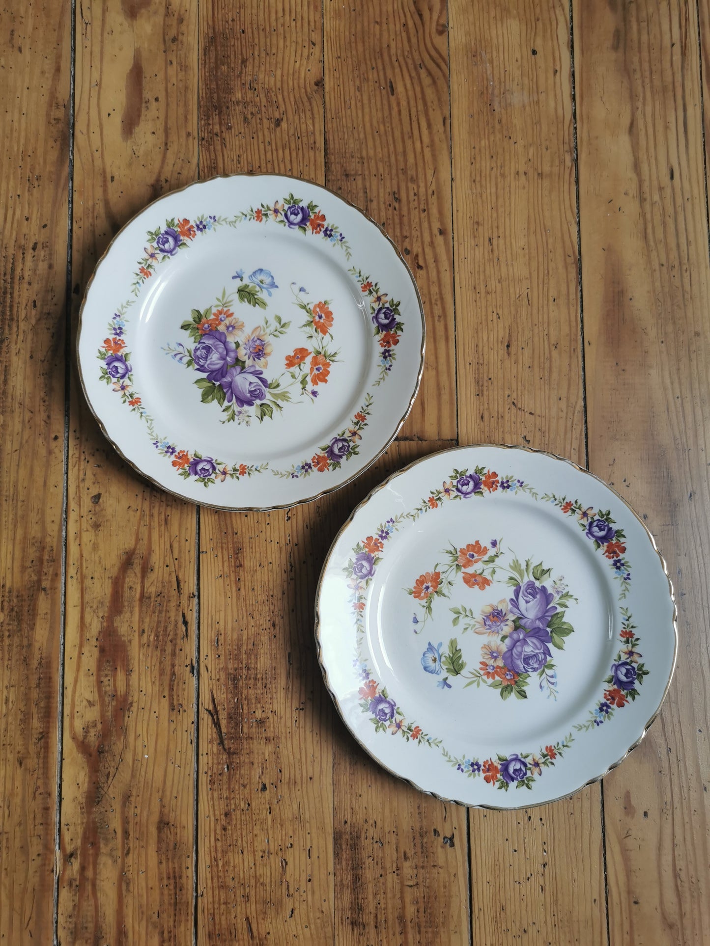 Assiettes plates dépareillées Pompadour