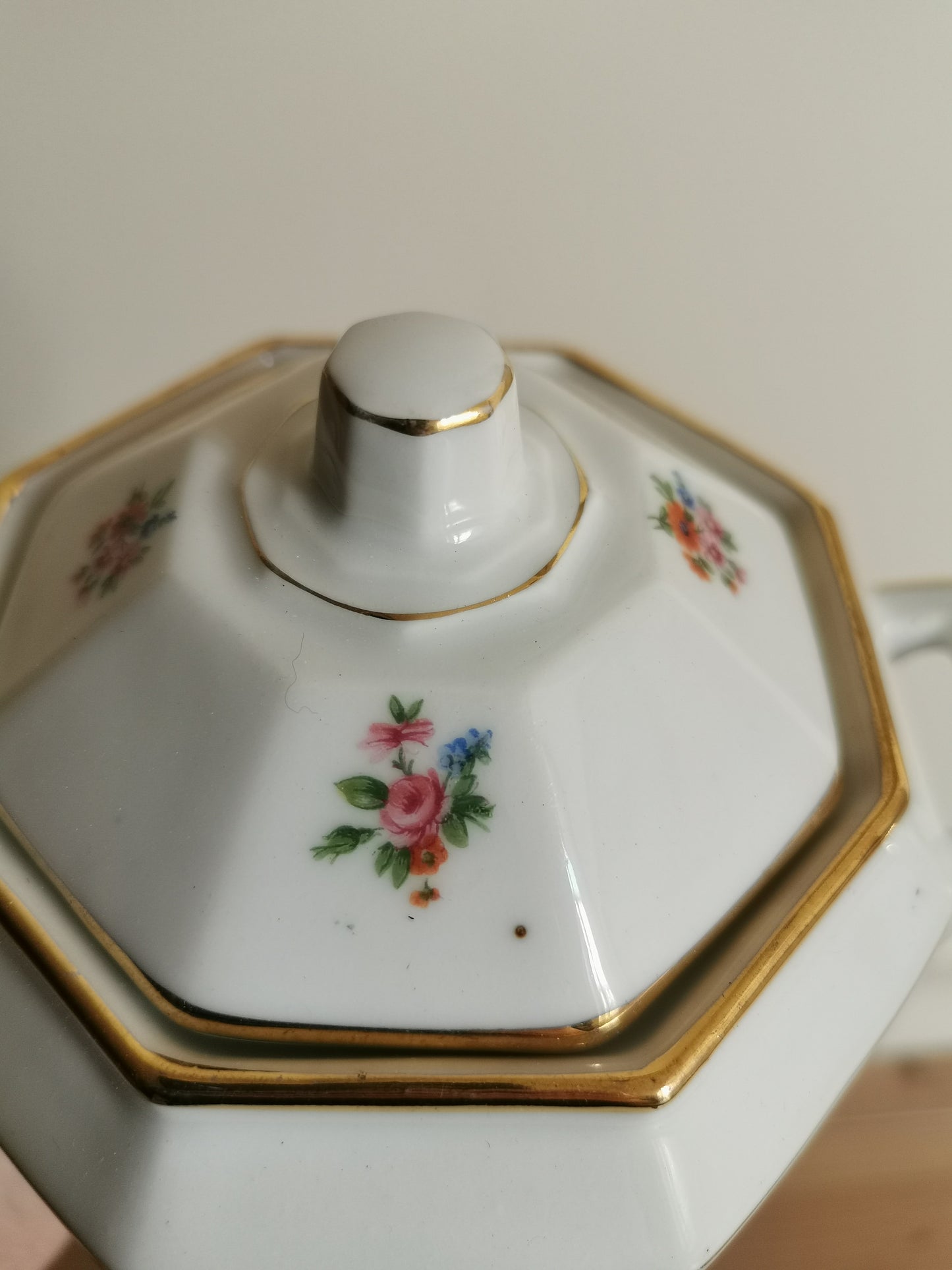 Service à thé vintage fleuri en porcelaine