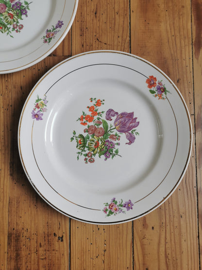 Assiettes plates dépareillées Pompadour