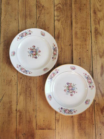Assiettes plates dépareillées "Shabby Chic"
