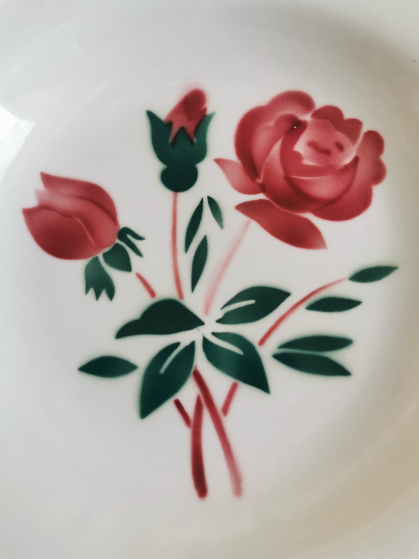 Assiettes creuses Badonviller, rose rouge