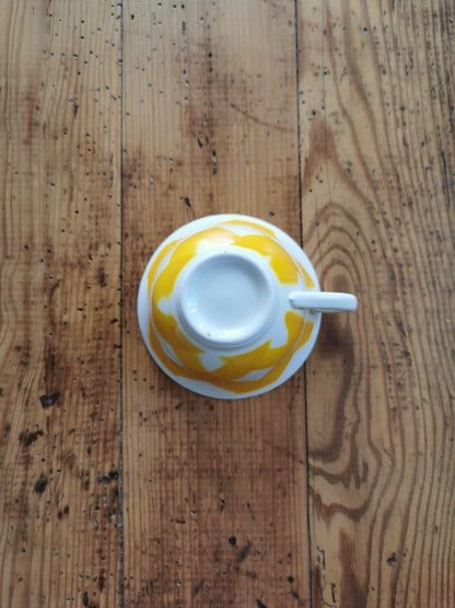 Tasse vintage, motif Vichy jaune