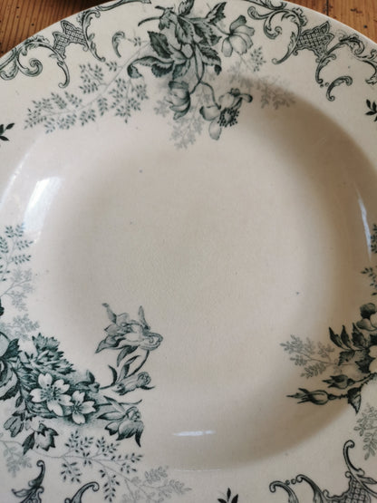 Assiettes creuses en terre de fer, H.C