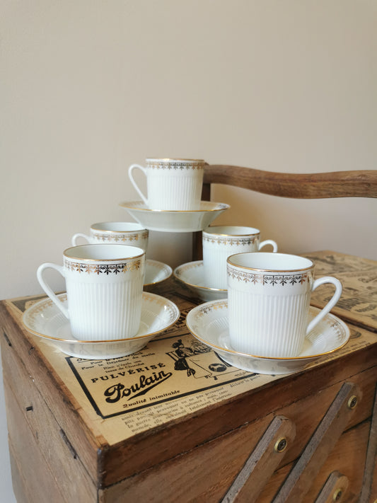 Tasses à café en porcelaine, blanches et dorées