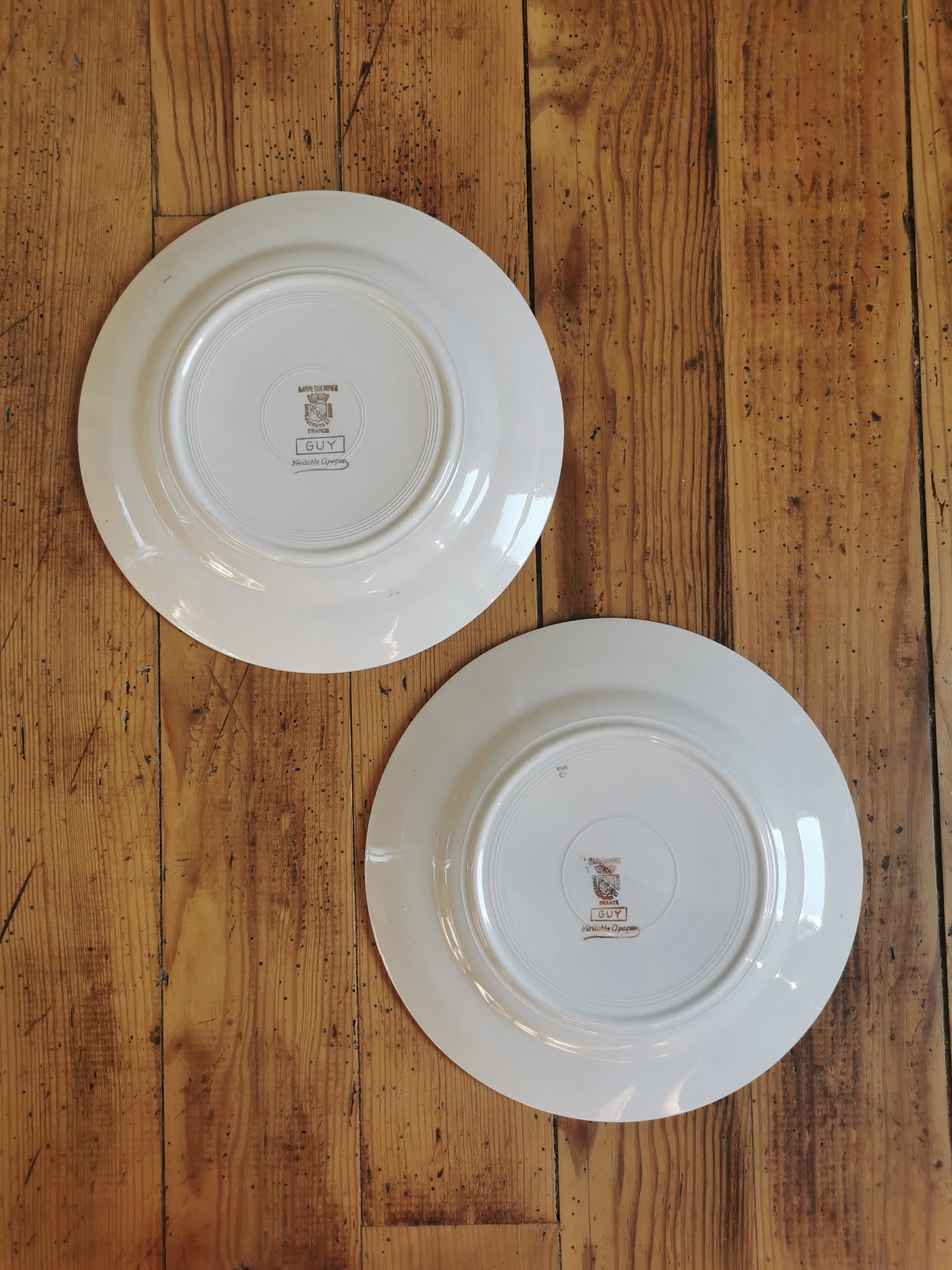 Assiettes plates dépareillées "Shabby Chic"