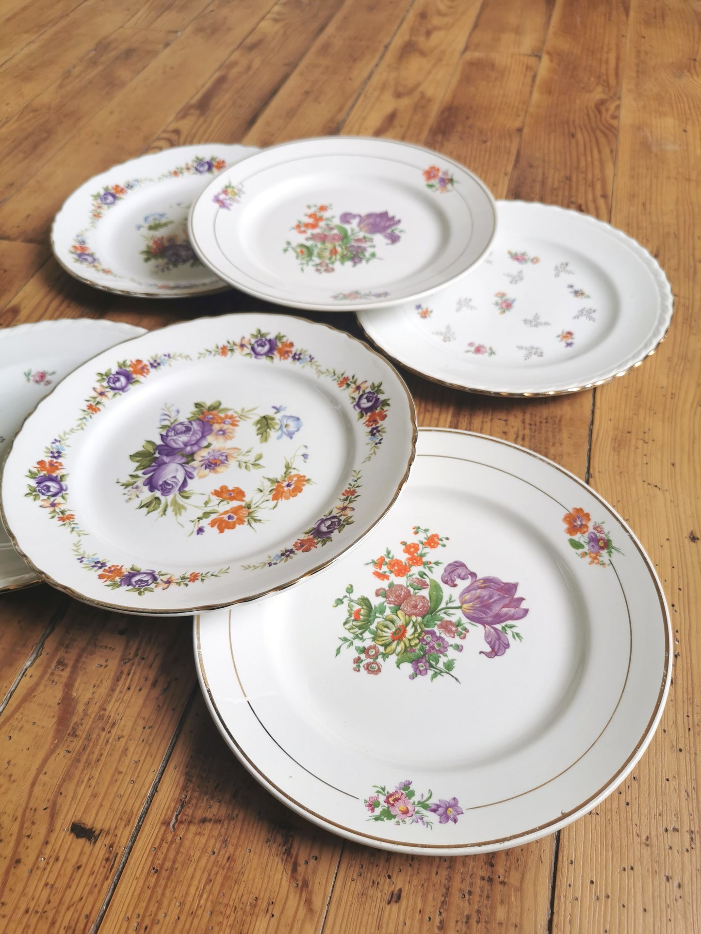 Assiettes plates dépareillées Pompadour